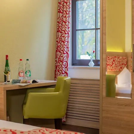 Berggasthof & Goetzinger Hoehe 3* 노이슈타트 인 작센