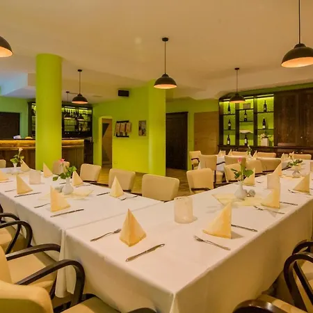 Berggasthof & Goetzinger Hoehe 호텔