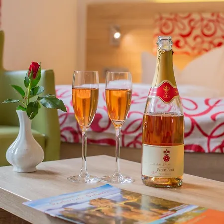 Berggasthof & Goetzinger Hoehe מלון 3*