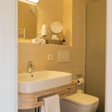 Berggasthof & Goetzinger Hoehe 호텔 3*