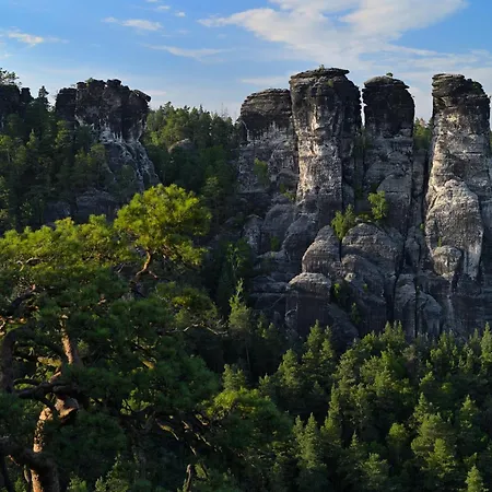 Berggasthof & Goetzinger Hoehe 호텔 노이슈타트 인 작센