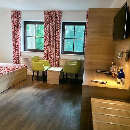 Berggasthof & Goetzinger Hoehe 호텔 3*