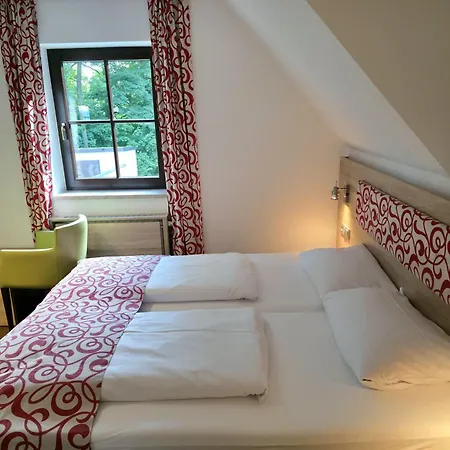 Berggasthof & Goetzinger Hoehe 노이슈타트 인 작센