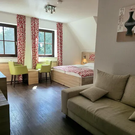 Berggasthof & Goetzinger Hoehe 호텔 노이슈타트 인 작센