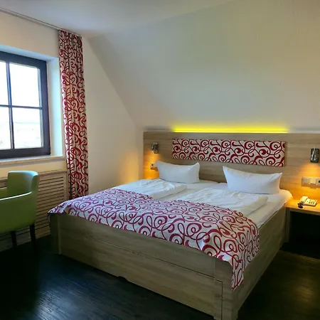 מלון Berggasthof & Goetzinger Hoehe