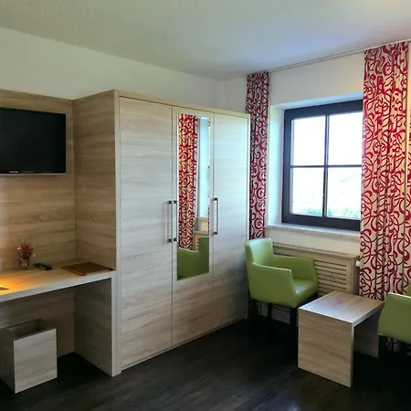 Berggasthof & Goetzinger Hoehe 3*