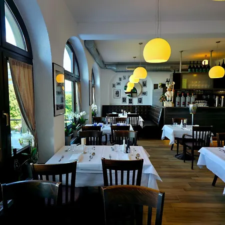 Berggasthof & Goetzinger Hoehe מלון