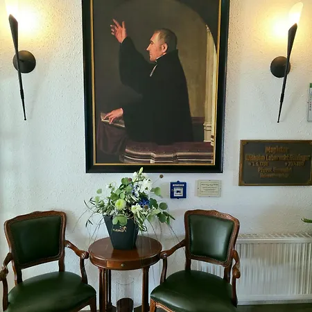 מלון Berggasthof & Goetzinger Hoehe